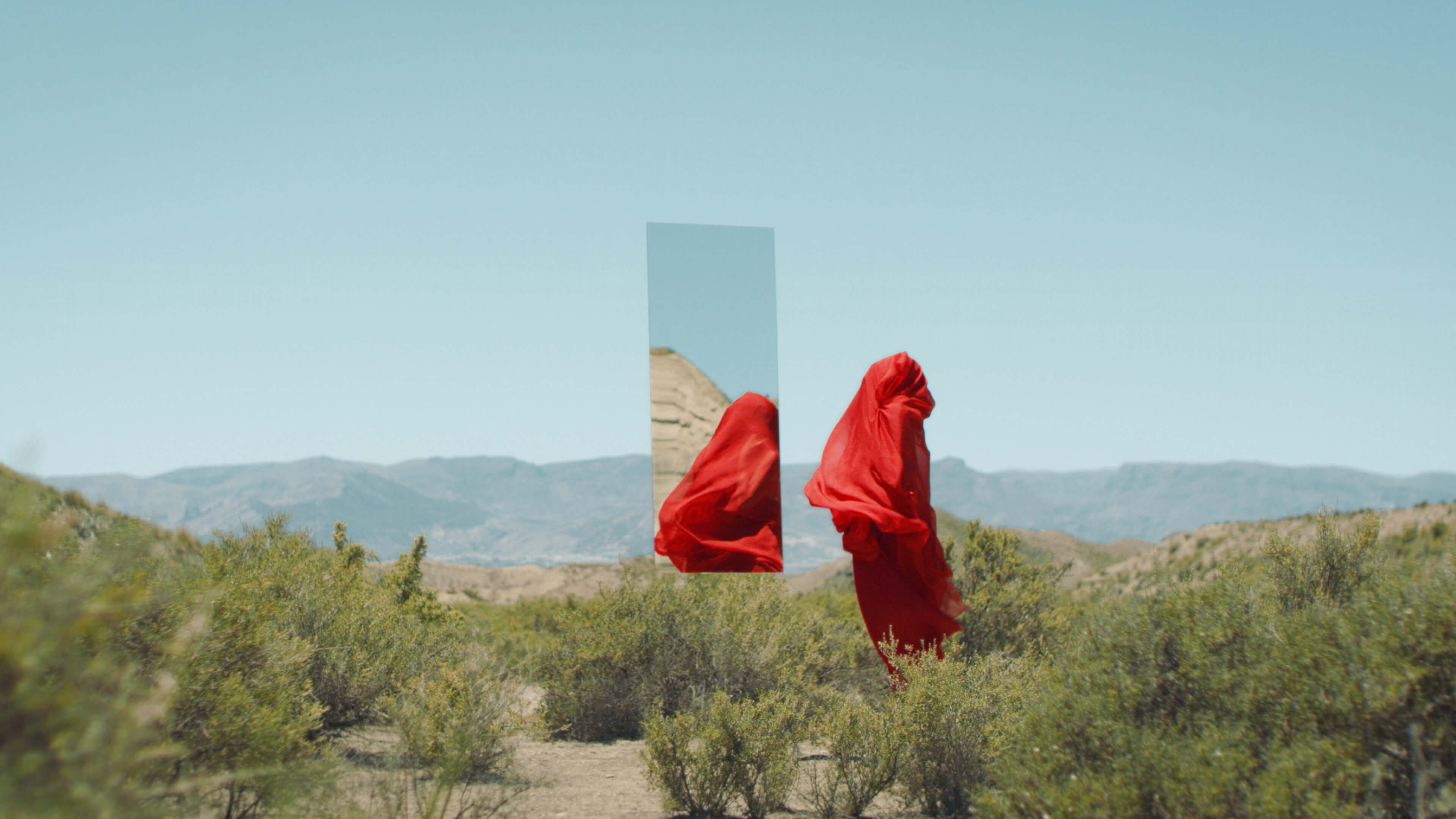 En El Aire – music video
